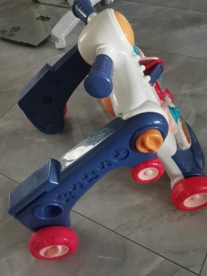 学步车