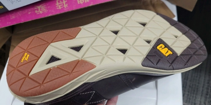卡特彼勒休闲皮鞋