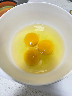 鸡蛋个头都很均匀，吃的味道也不错