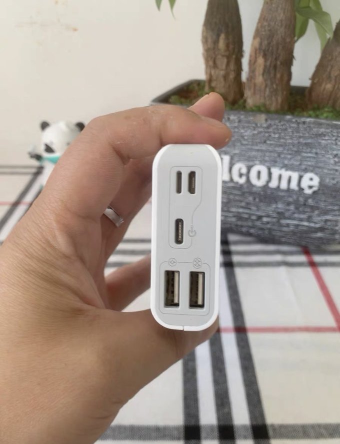 罗马仕移动电源