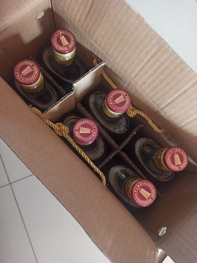 收到两箱+一瓶。那一瓶是和订单中的其他
