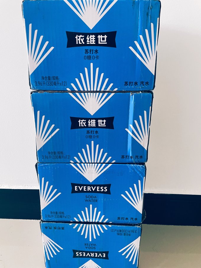 依维世起泡饮用水