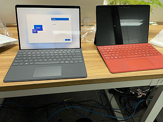 微软 二合一平板电脑
