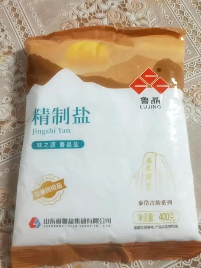 鲁晶甄选优质精制盐，细腻岩盐。