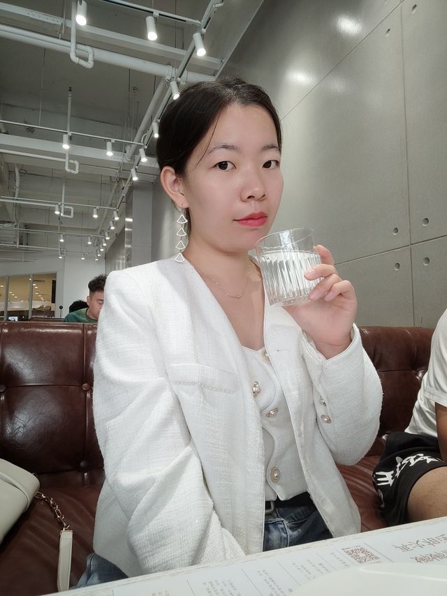 穿上就是职业女强人小香风白色外套