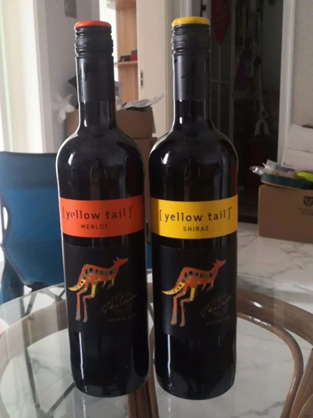 一款性价比非常高的入门级红酒，入口微甜