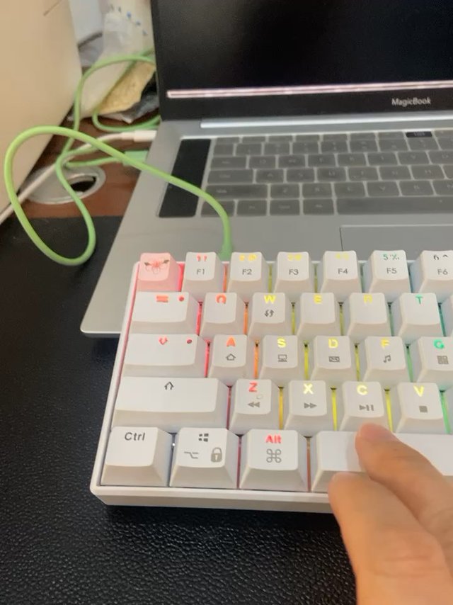 49块钱不到的61键机械键盘