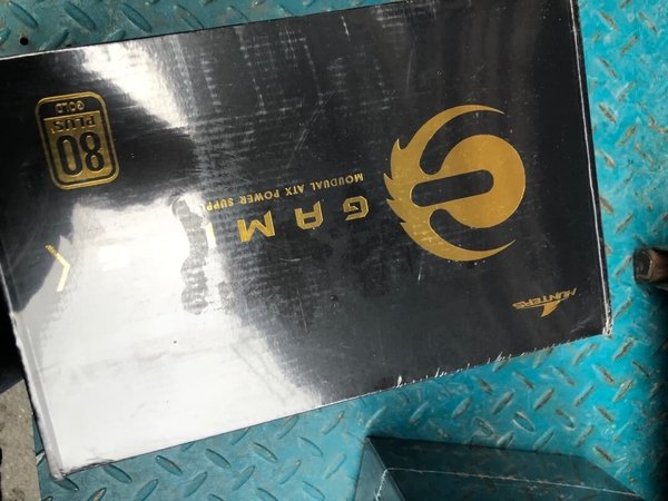 首先看到电源就觉得特别满意了，包装符合我