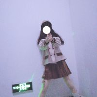 给女儿买的衣服，她还小穿不上那就给我穿吧