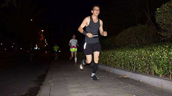 健康科普 篇一：户外运动，尤其是夜跑，安全很重要！