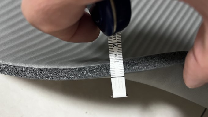 李宁瑜伽垫怎么样 10毫米厚的瑜伽锻垫绝对是打地铺最佳工具!