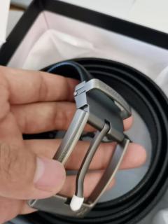 皮质柔软细腻，系戴舒适。