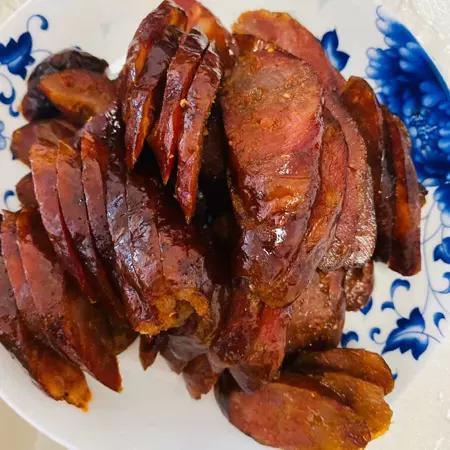 四川腊肠挺好吃，麻辣适中，肉质满满
