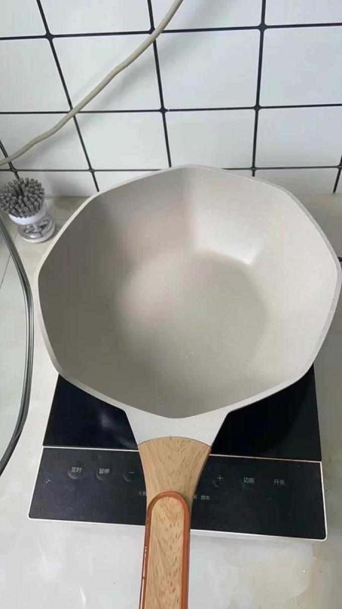 益伟炒锅