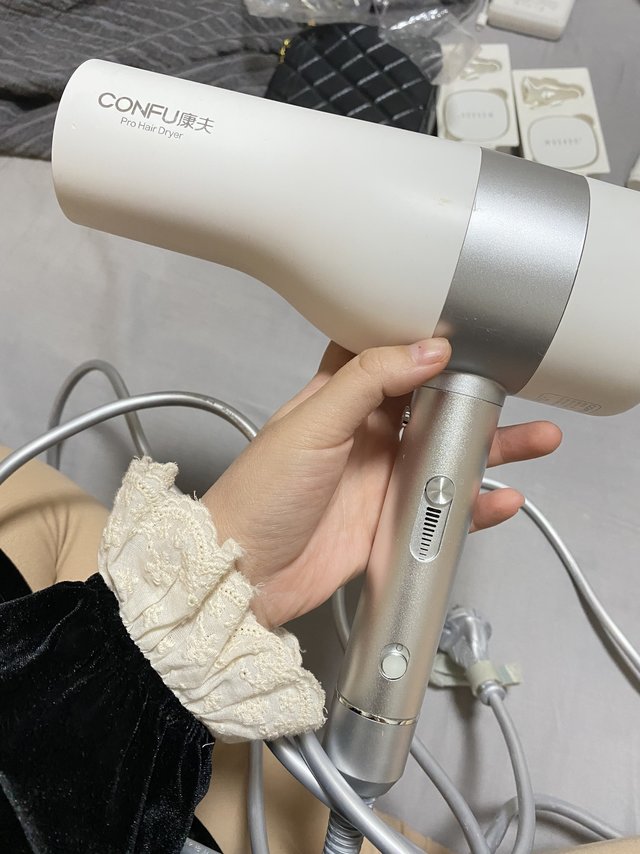 理发店推荐的吹风机