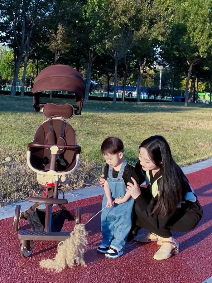 婴儿推车
