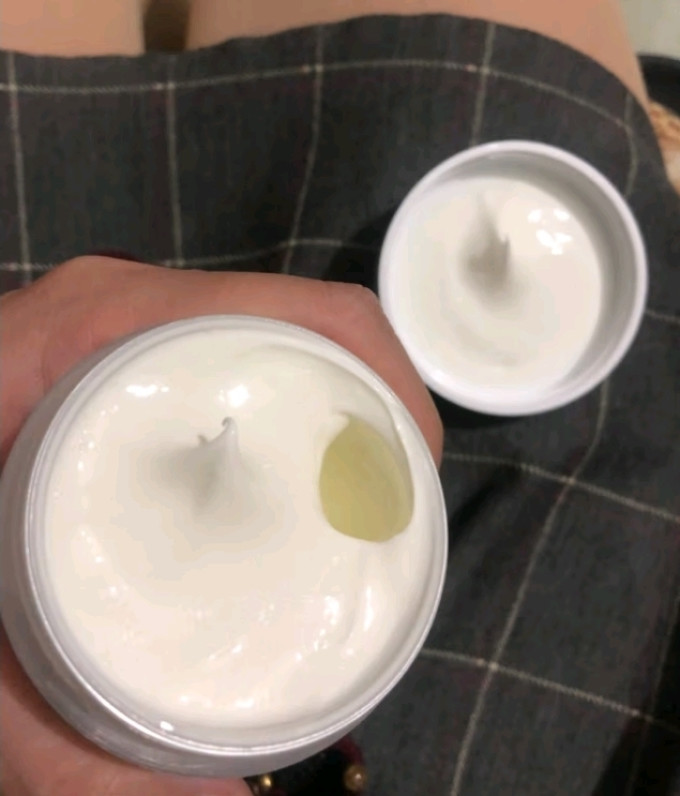 玉兰油面部防晒