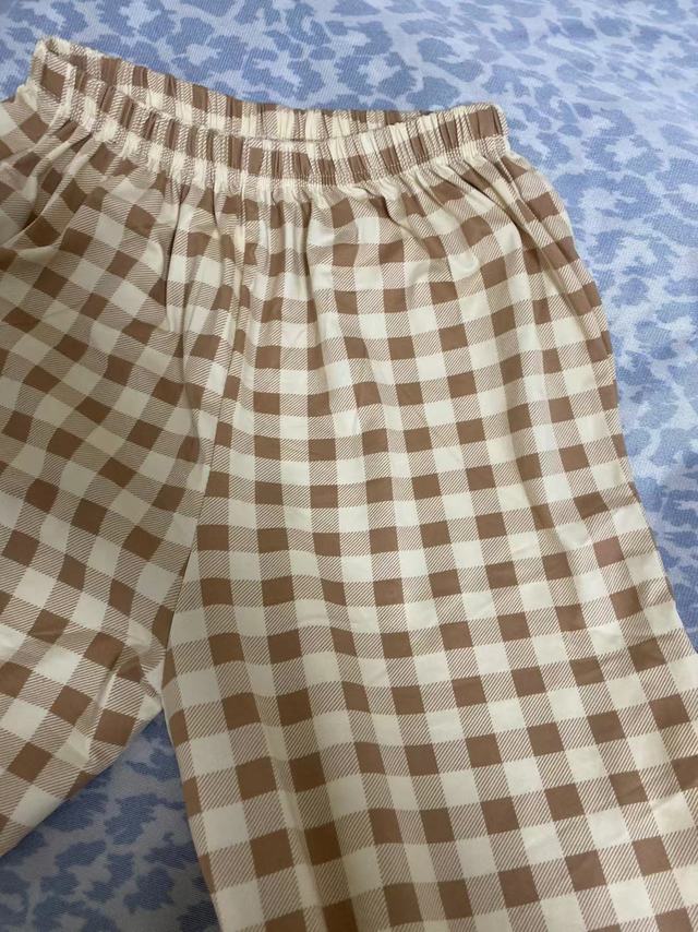 物流很快，睡衣没有色差颜色好看，洗后不变