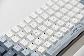 一块小巧的铝壳机械键盘，你爱了么？