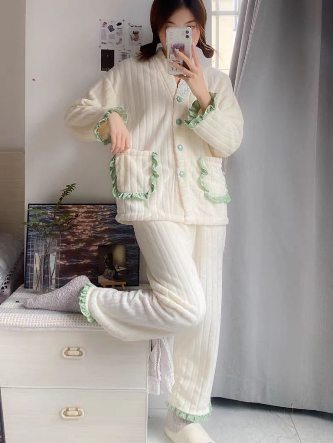 家居睡衣