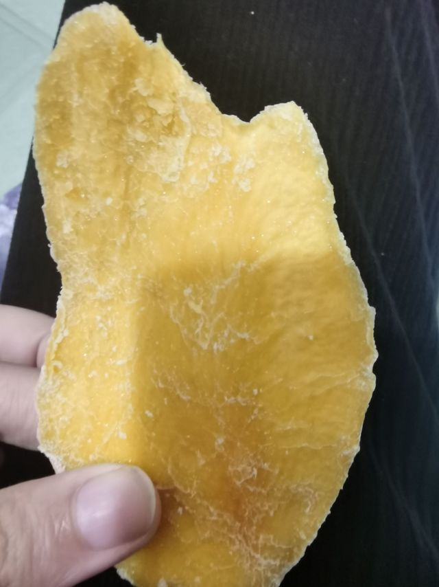 品尝芒果，让忙碌的节奏慢下来。