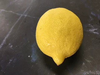 超级新鲜好吃的柠檬
