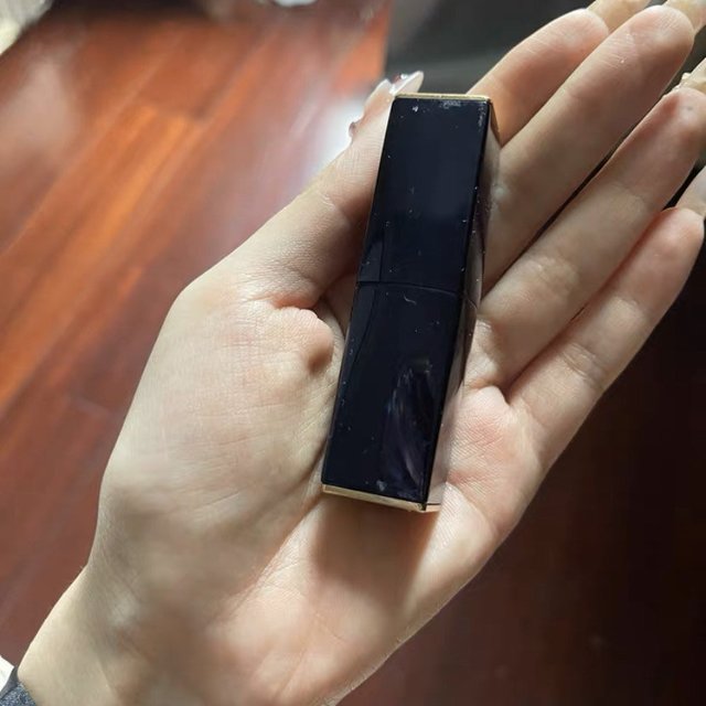 想买只口红送女朋友的 这个绝对合适