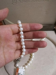 珠子看起来倒是很圆，看着比较有灵性。