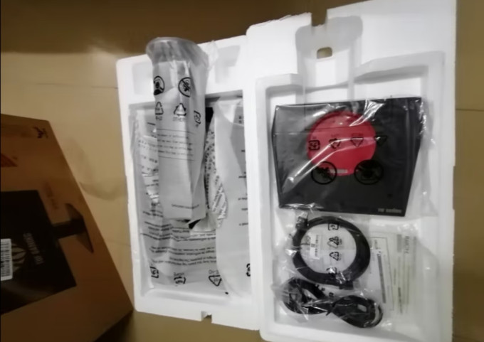 华硕显示器