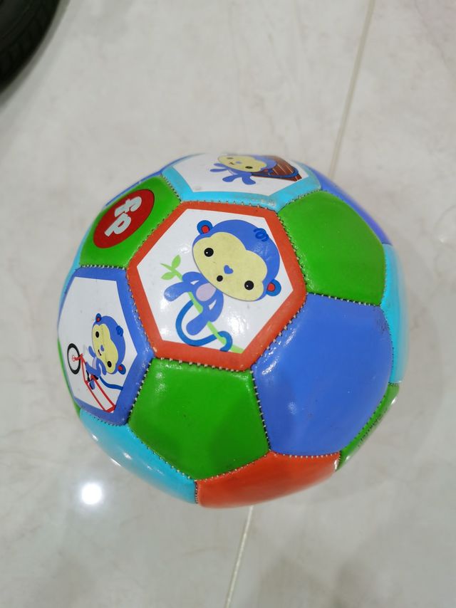 小小彩色皮球真可爱