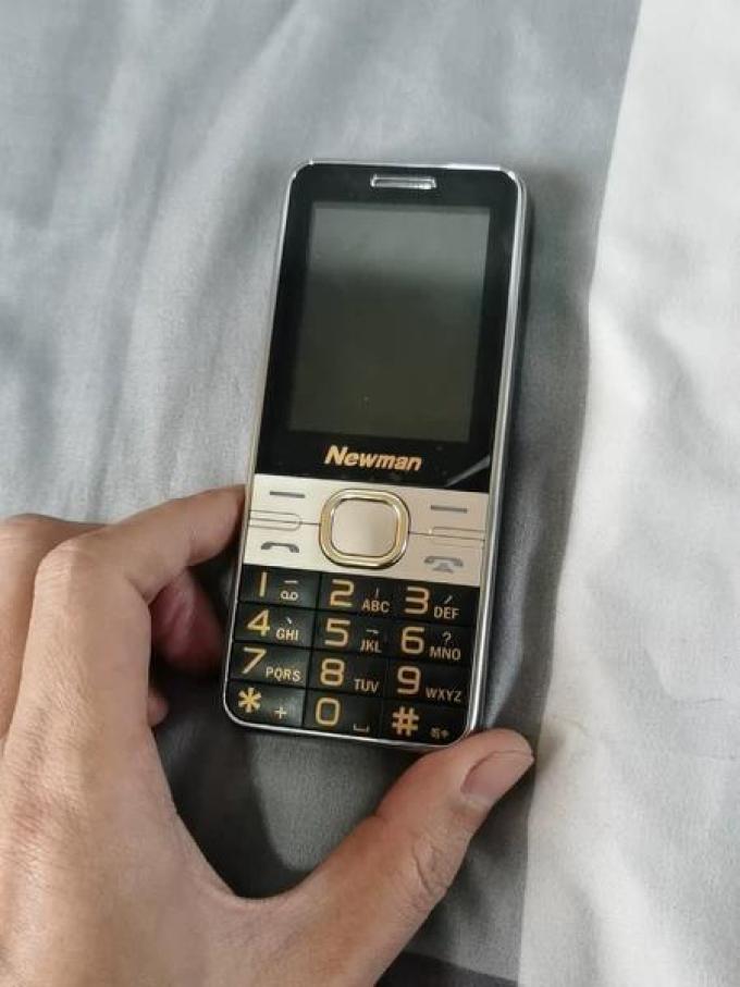 纽曼手机