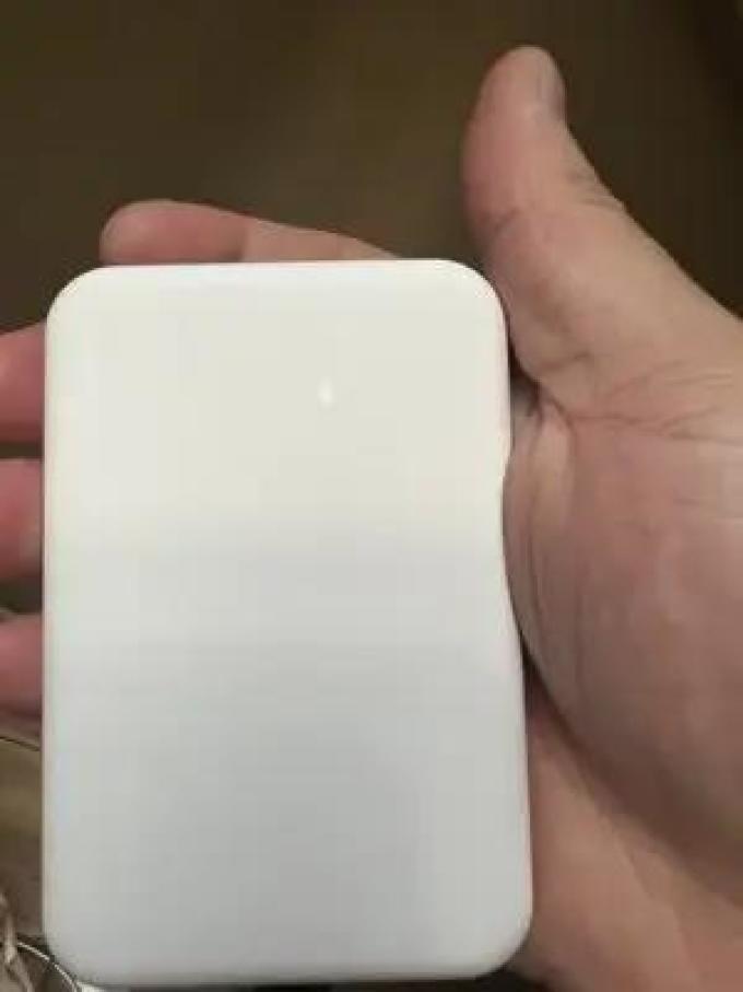 征酷移动电源