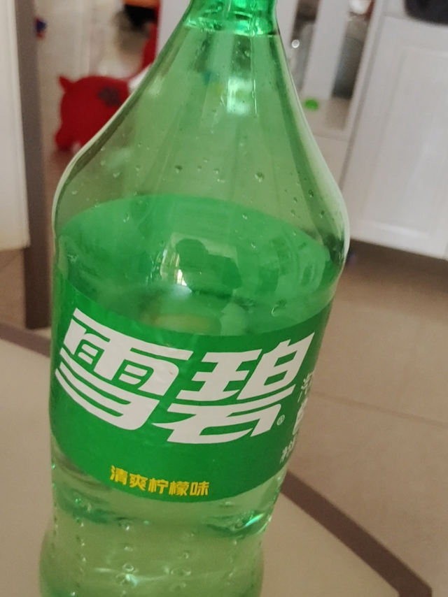 雪碧大瓶装2L*24瓶柠檬味碳酸饮料可口可乐