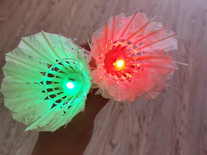 匹克羽毛球具