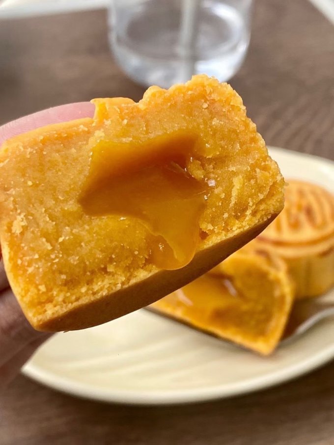 上行斋月饼