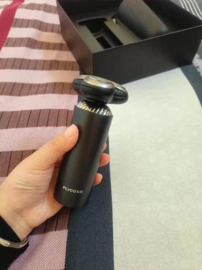 飞科电动剃须刀