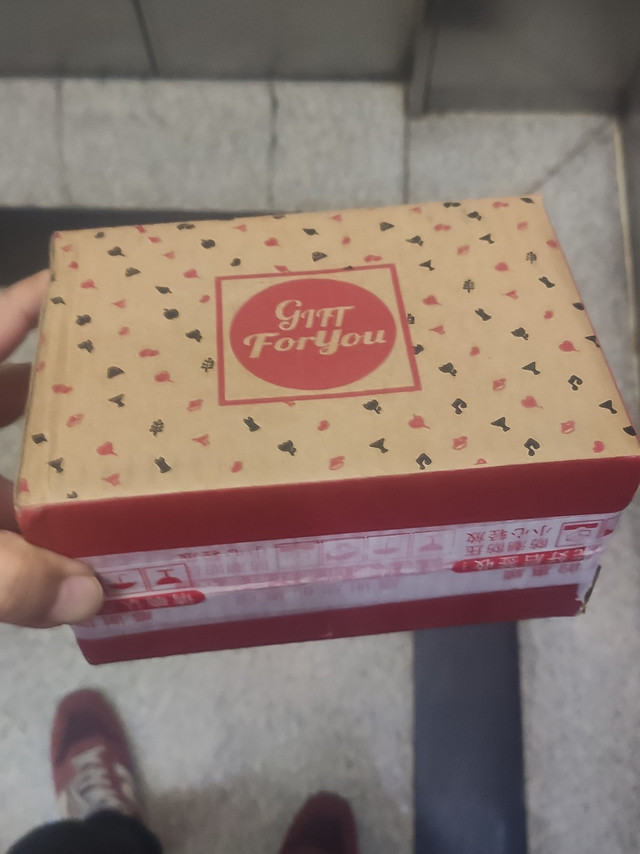收到货件包装完整，插上内存条一次开机成功