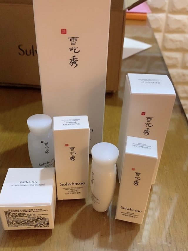 我是来囤货的。送了很多小样，满意！