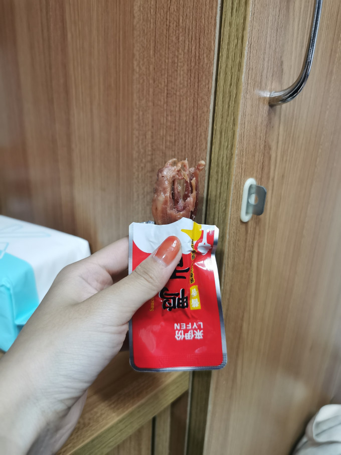 来伊份鸡鸭零食