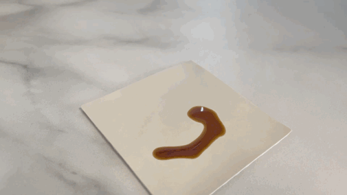 实测大考验：泼水刀划油污火烧，被吹上天的科技布竟然是骗局？