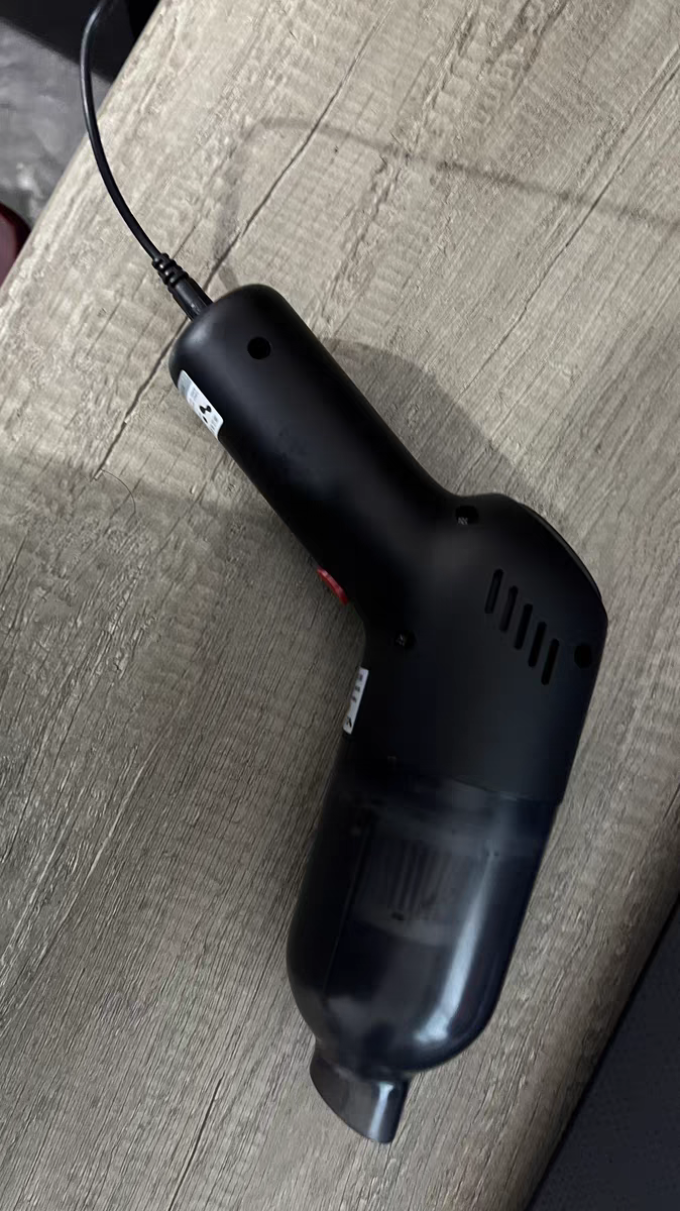 徕本车载吸尘器