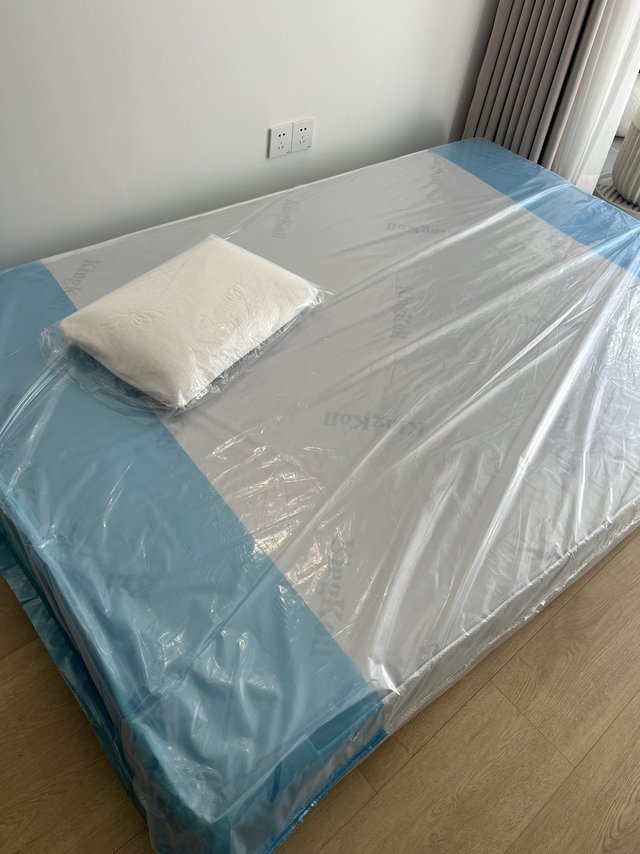 很好,没有气味,试了一下躺着很舒服