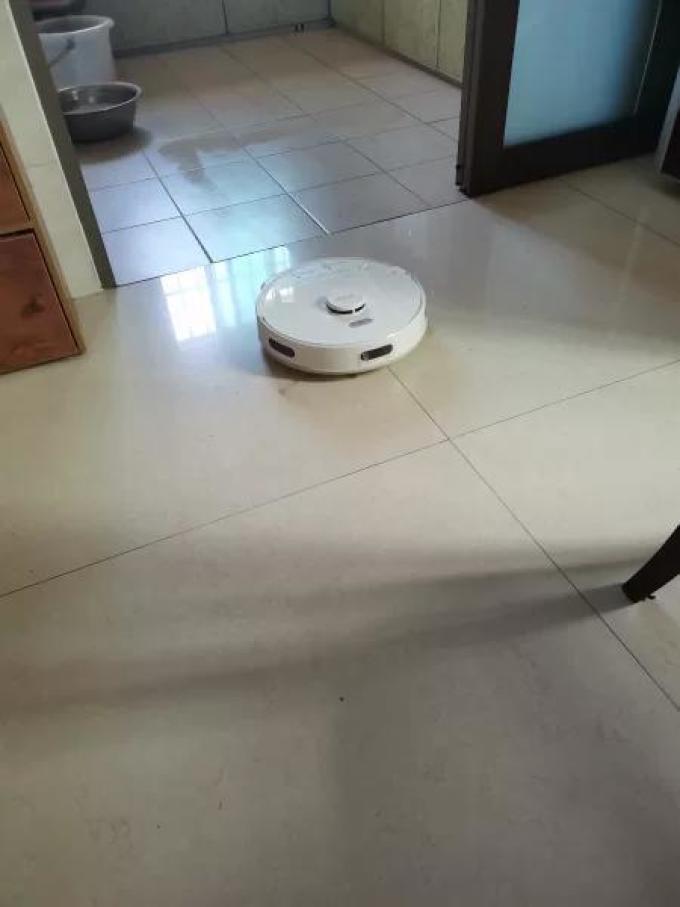 扫地机器人