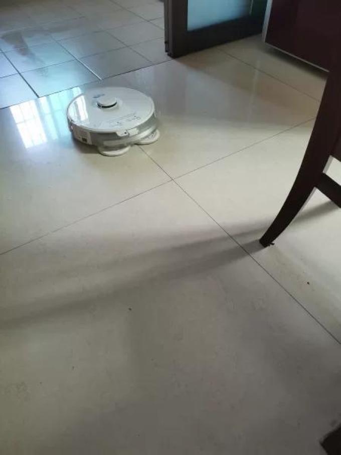 扫地机器人