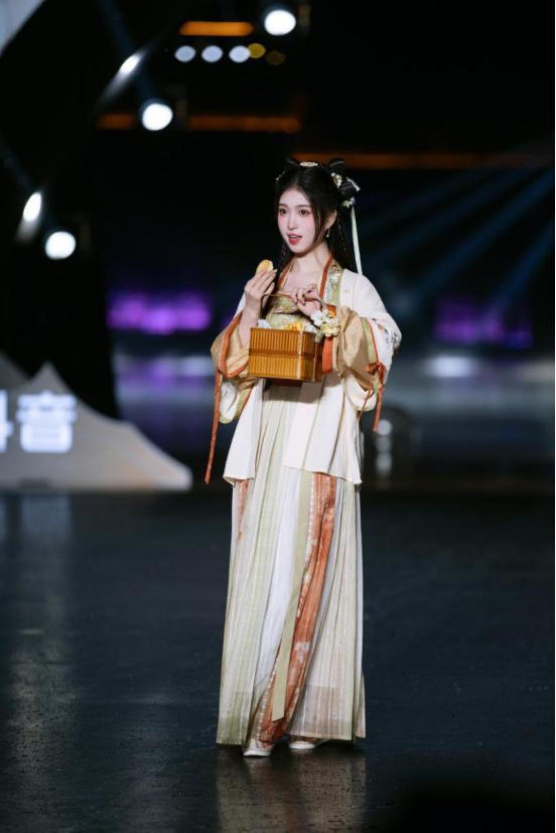 2022国风大典神仙打架，这才是真正的东方美！宣璐、SING女团、四月你最喜欢谁？