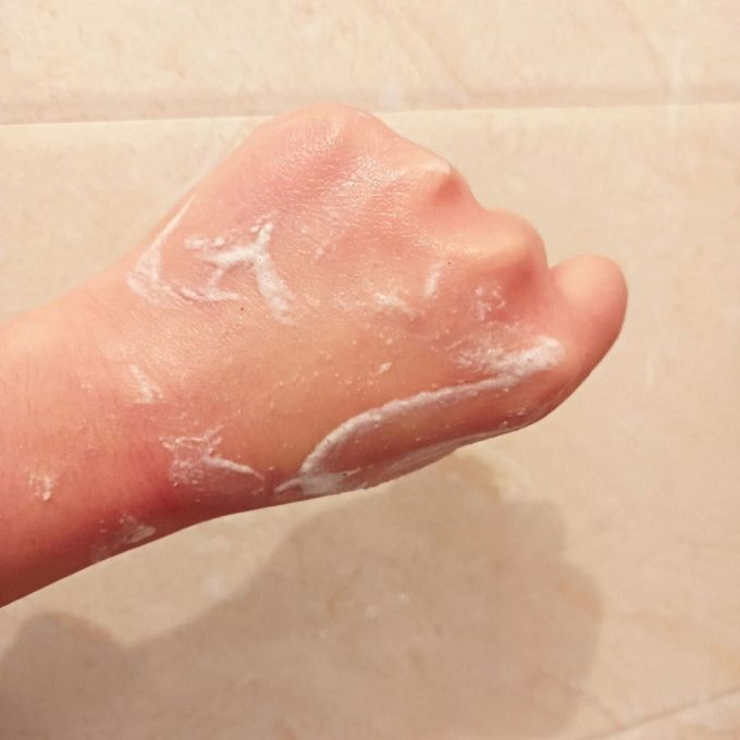 简灿身体乳液