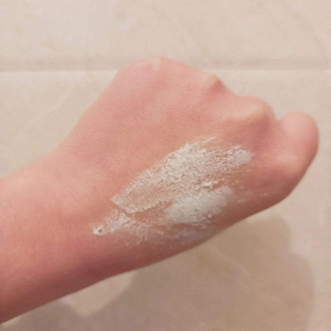 简灿身体乳液