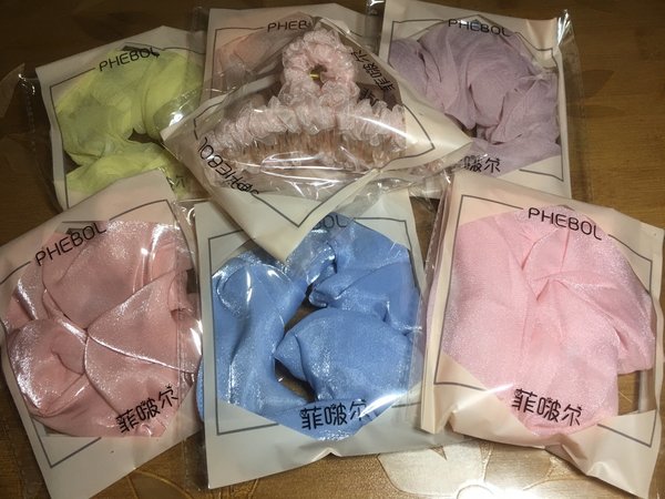 不是很正的那种粉色，但跟图片上看起来差不