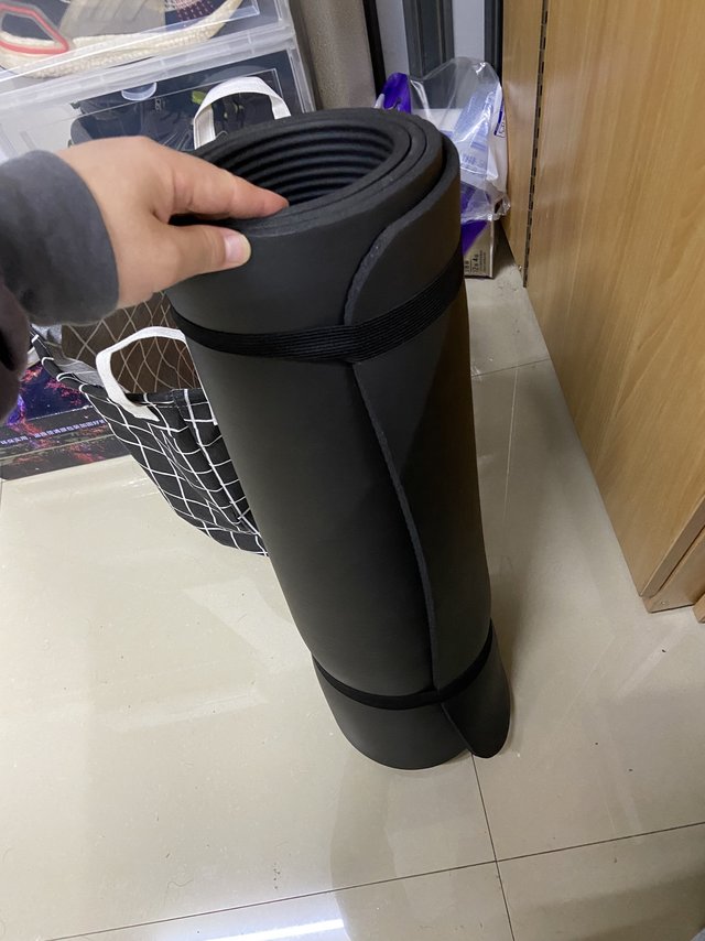 这款瑜伽垫非常好，很适合在上面做一些锻炼