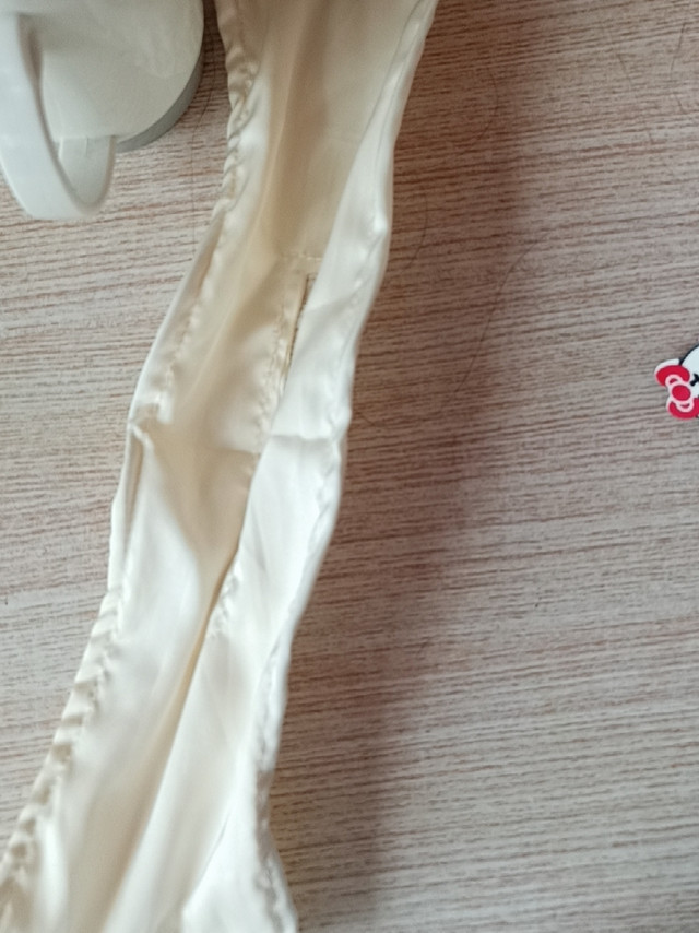 很好看，很有质感，戴上很漂亮，很喜欢。
